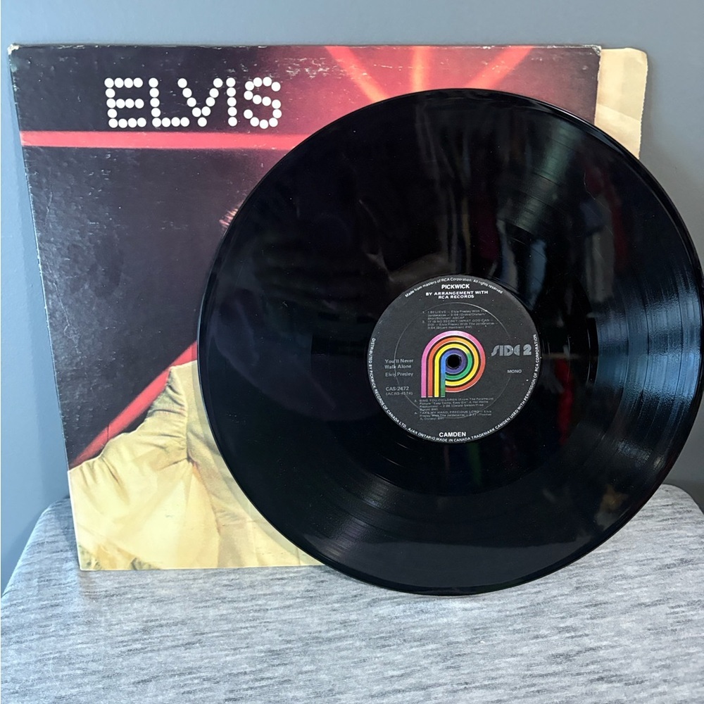 Elvis Presley Vinyl Record Bundle (4) – In Concert, I Got Lucky, RCA Camden LPs - Picture 4 of 13